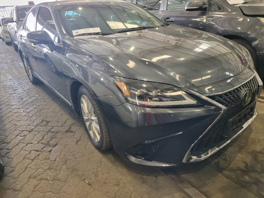 2010 LEXUS ES 350 — 193911 Miles — Lot A2392301 — Main - Marhaba Auctions Used Cars - Image 3