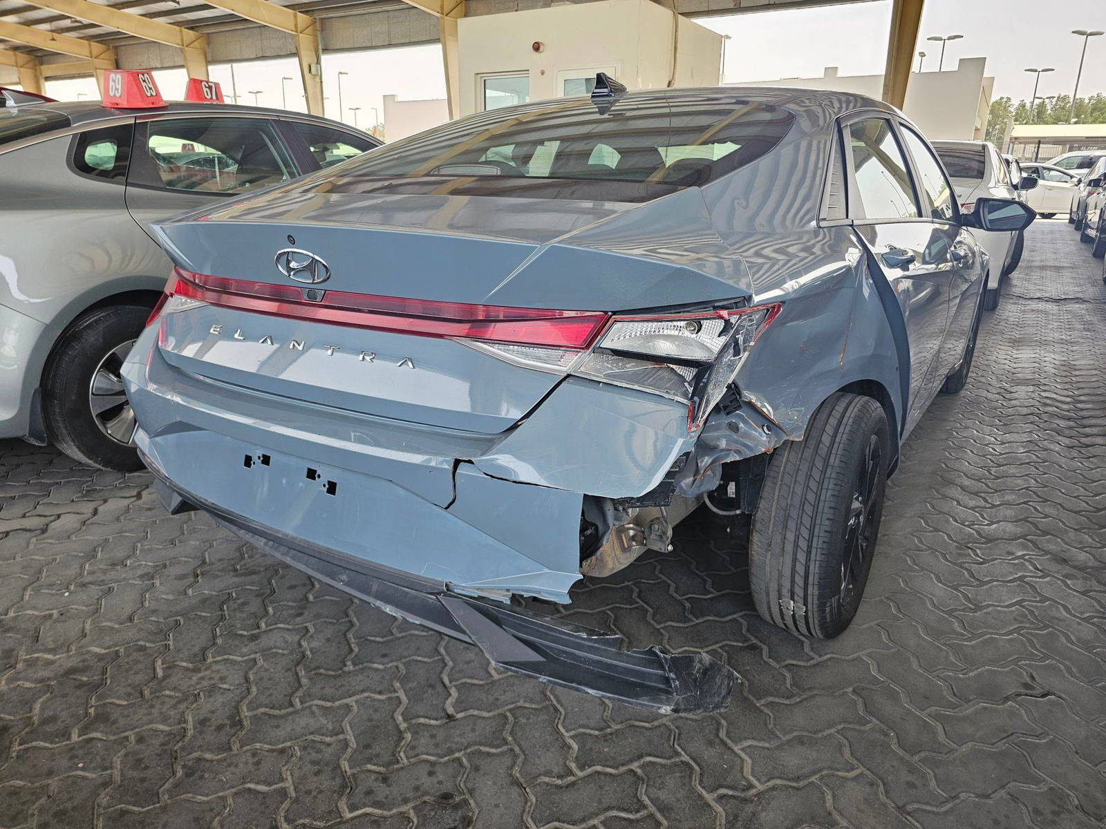 2021 HYUNDAI ELANTRA — 93185 KM — Lot G0MU169787 — Souq - Marhaba Auctions Used Cars - Image 4