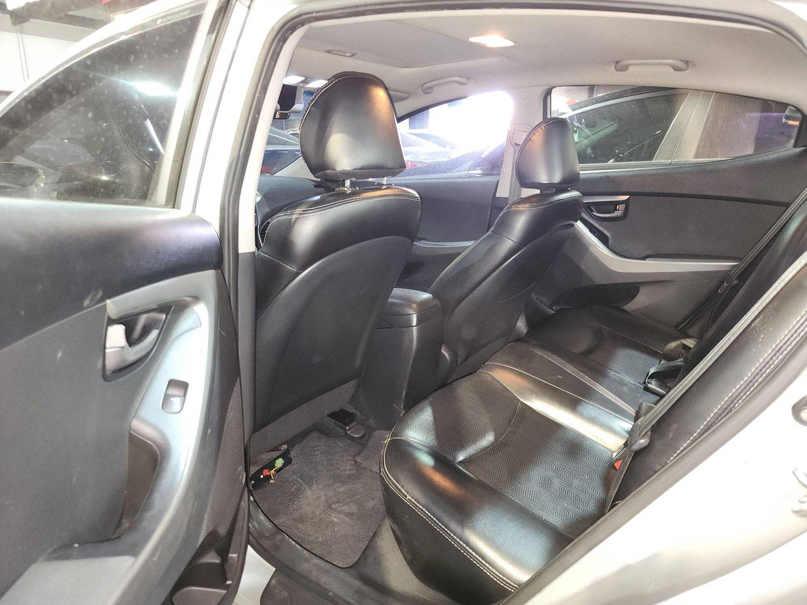 2011 HYUNDAI AVANTE — 167224 KM — Lot 028233 — Al Quoz - Marhaba Auctions Used Cars - Image 7