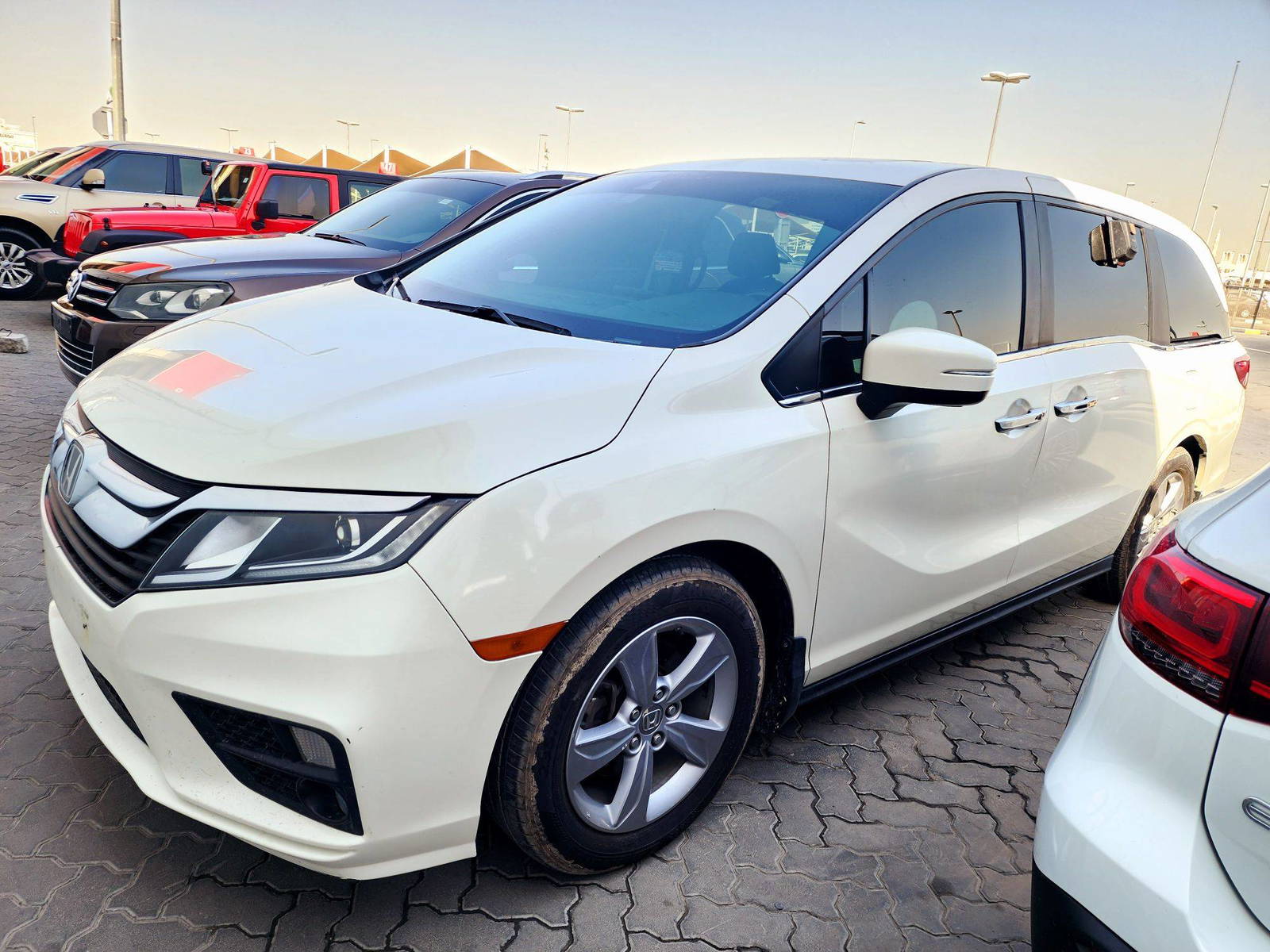 2018 HONDA ODYSSEY — 089775 KM — Lot 77JB032305 — Souq - Marhaba Auctions Used Cars - Image 5