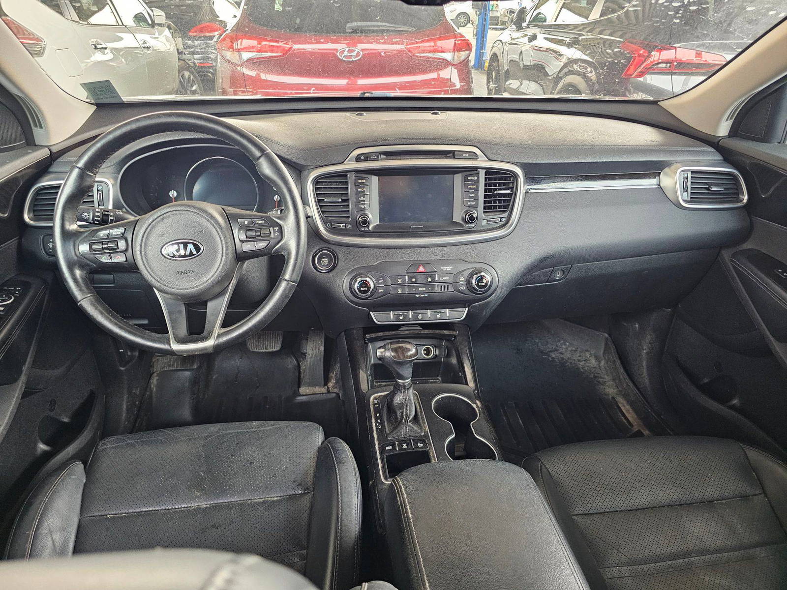 2017 KIA SORENTO — 202181 KM — Lot 42596475 — Souq - Marhaba Auctions Used Cars - Image 7