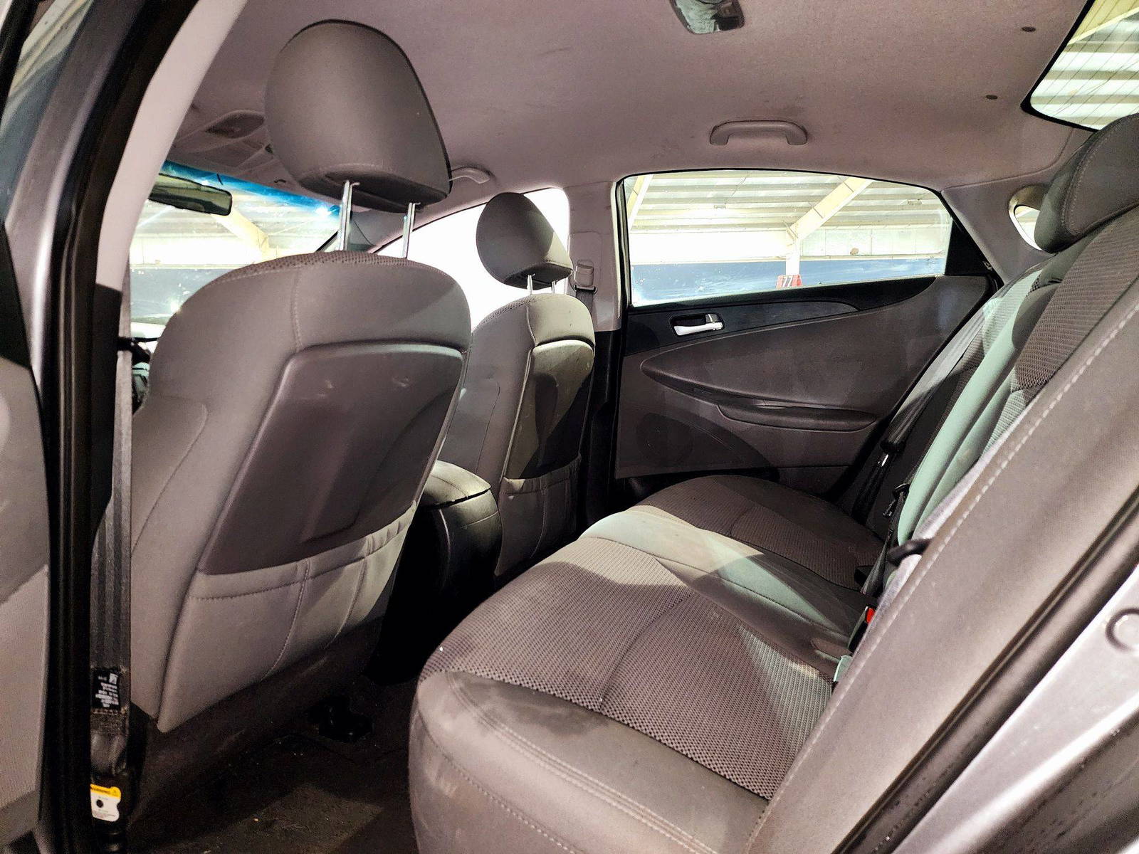 2011 HYUNDAI SONATA — 141587 Miles — Lot BH169364 — Souq - Marhaba Auctions Used Cars - Image 6