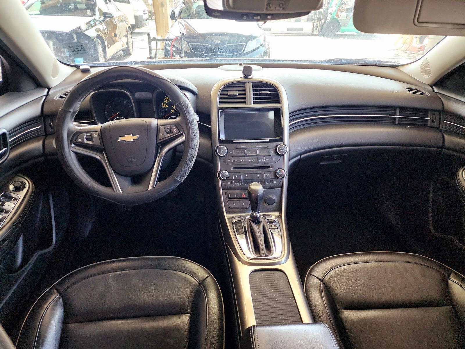 2012 CHEVROLET MALIBU — 155006 KM — Lot 013850 — Souq - Marhaba Auctions Used Cars - Image 7