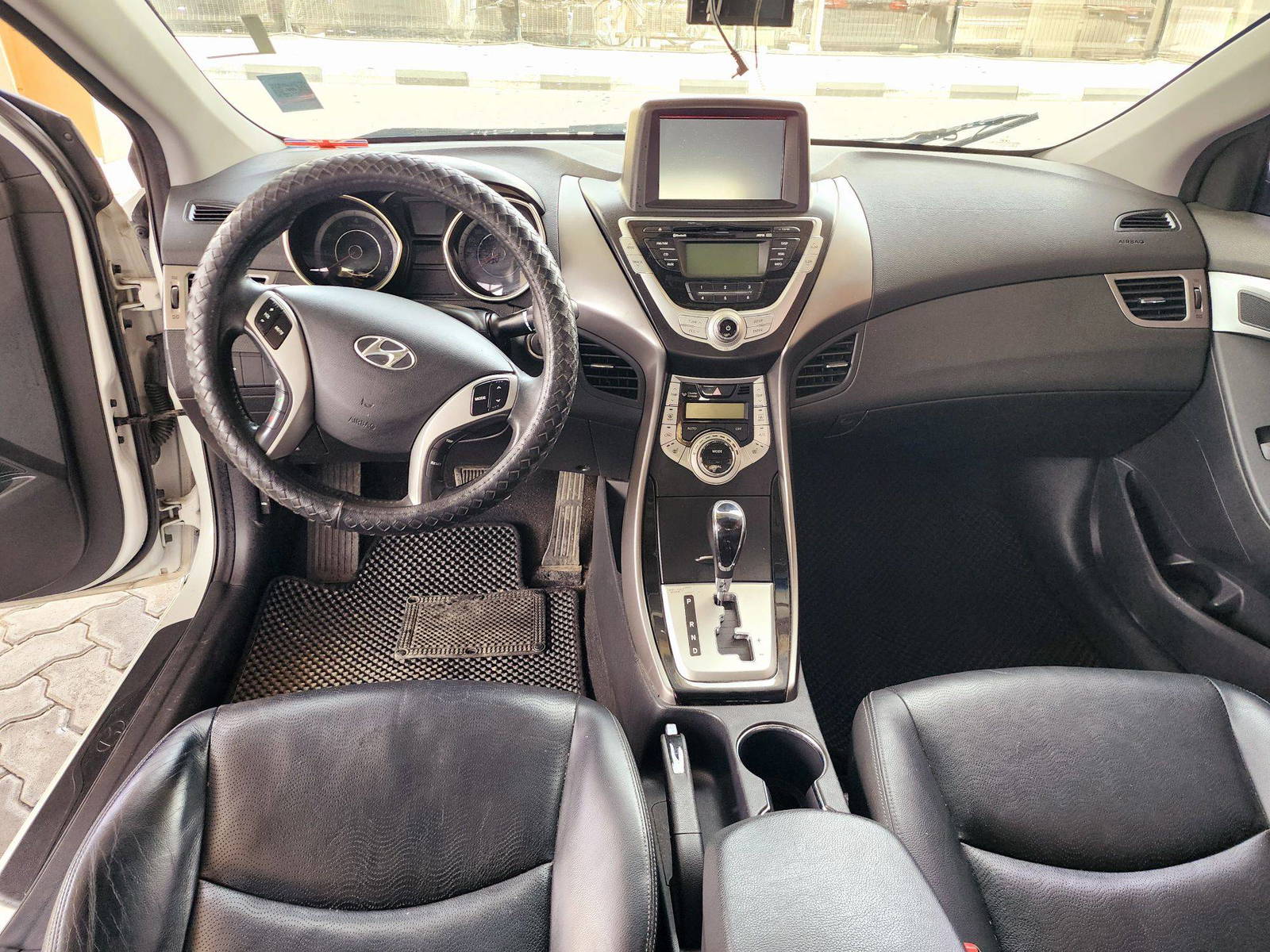 2011 HYUNDAI AVANTE — 118186 KM — Lot 041753 — Souq - Marhaba Auctions Used Cars - Image 7