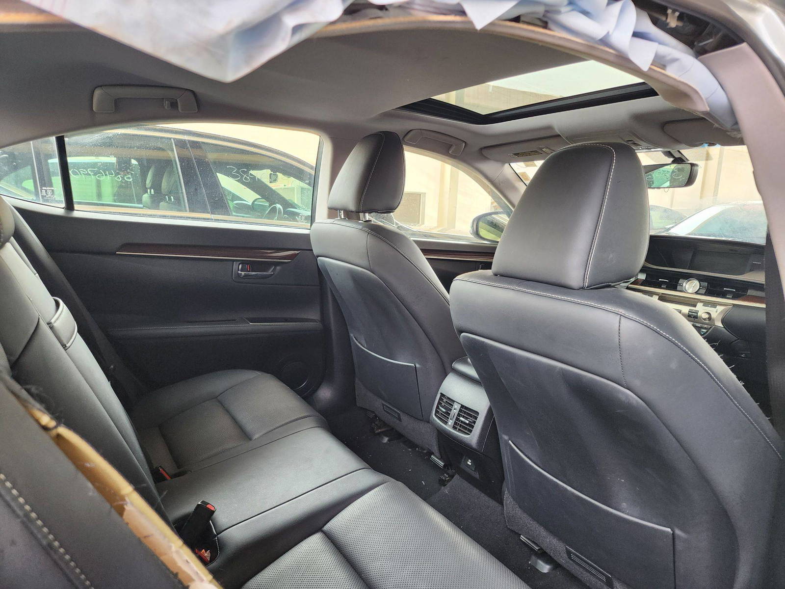 2016 LEXUS ES 350 — 99168 Miles — Lot 25628 — Souq - Marhaba Auctions Used Cars - Image 4