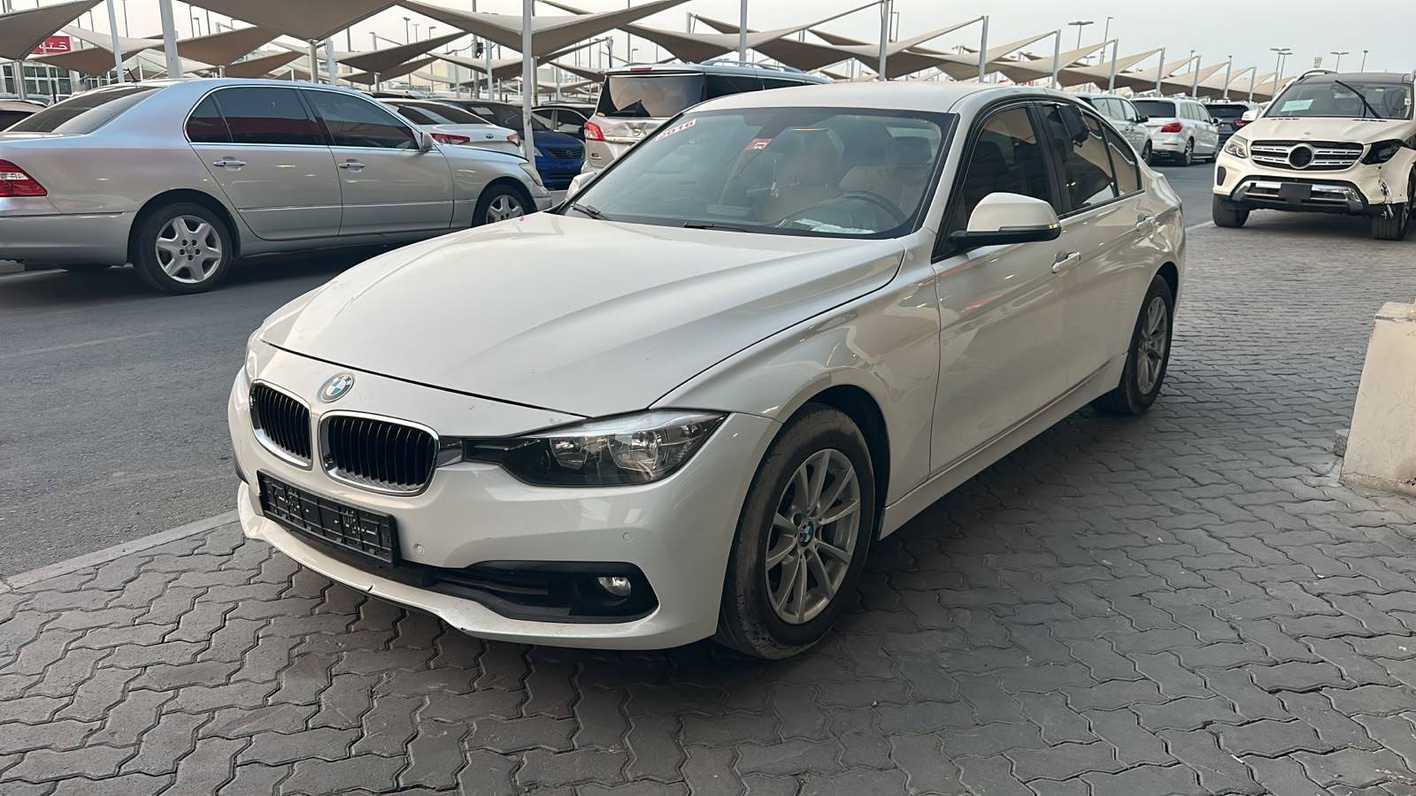 2016 BMW 318i — 192083 KM — Lot 03GK489896 — Souq - Marhaba Auctions Used Cars - Image 6