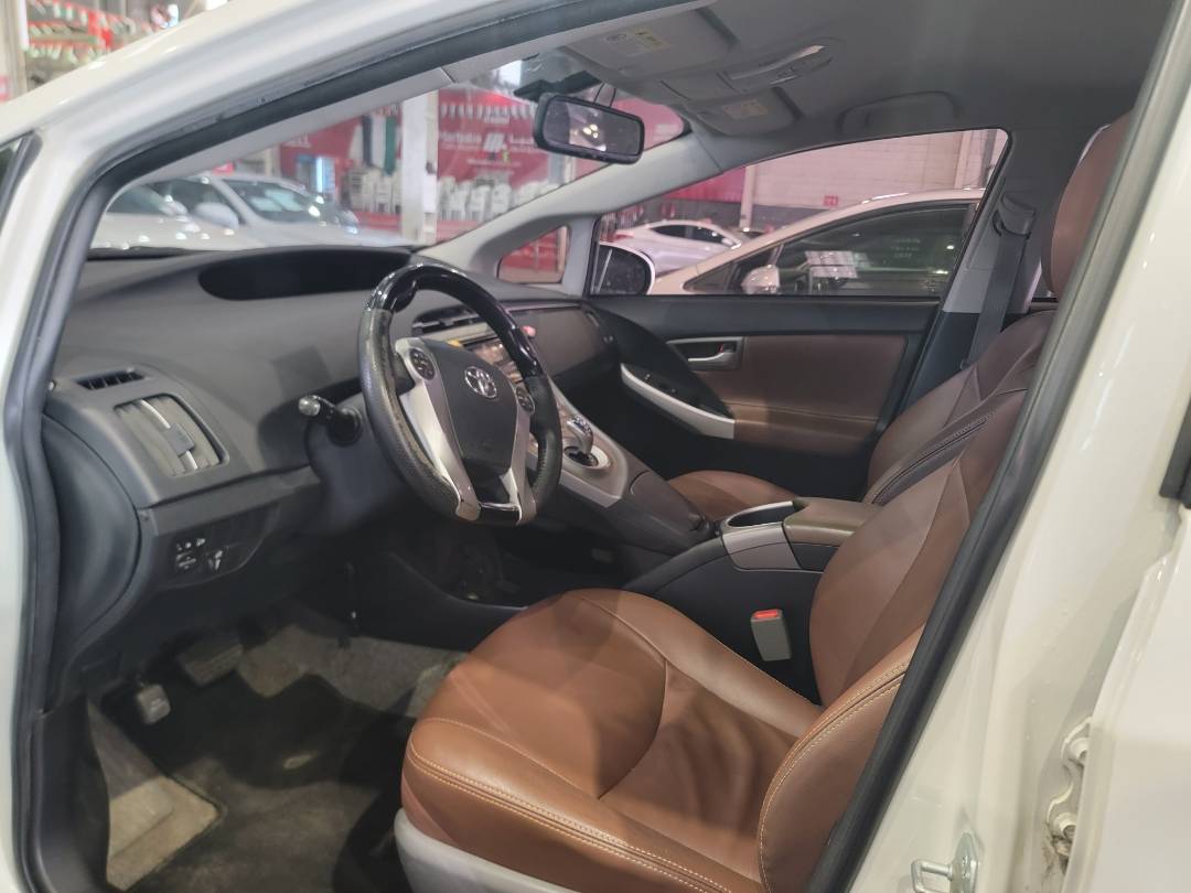 2015 TOYOTA PRIUS — 274538 KM — Lot 000295 — Main - Marhaba Auctions Used Cars - Image 8