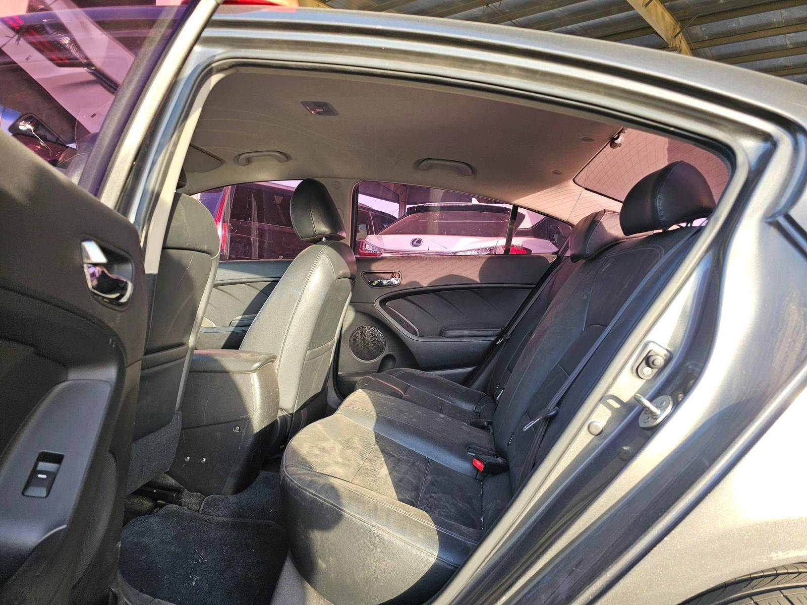 2013 KIA K3 — 126101 KM — Lot BDA127773 — Souq - Marhaba Auctions Used Cars - Image 7
