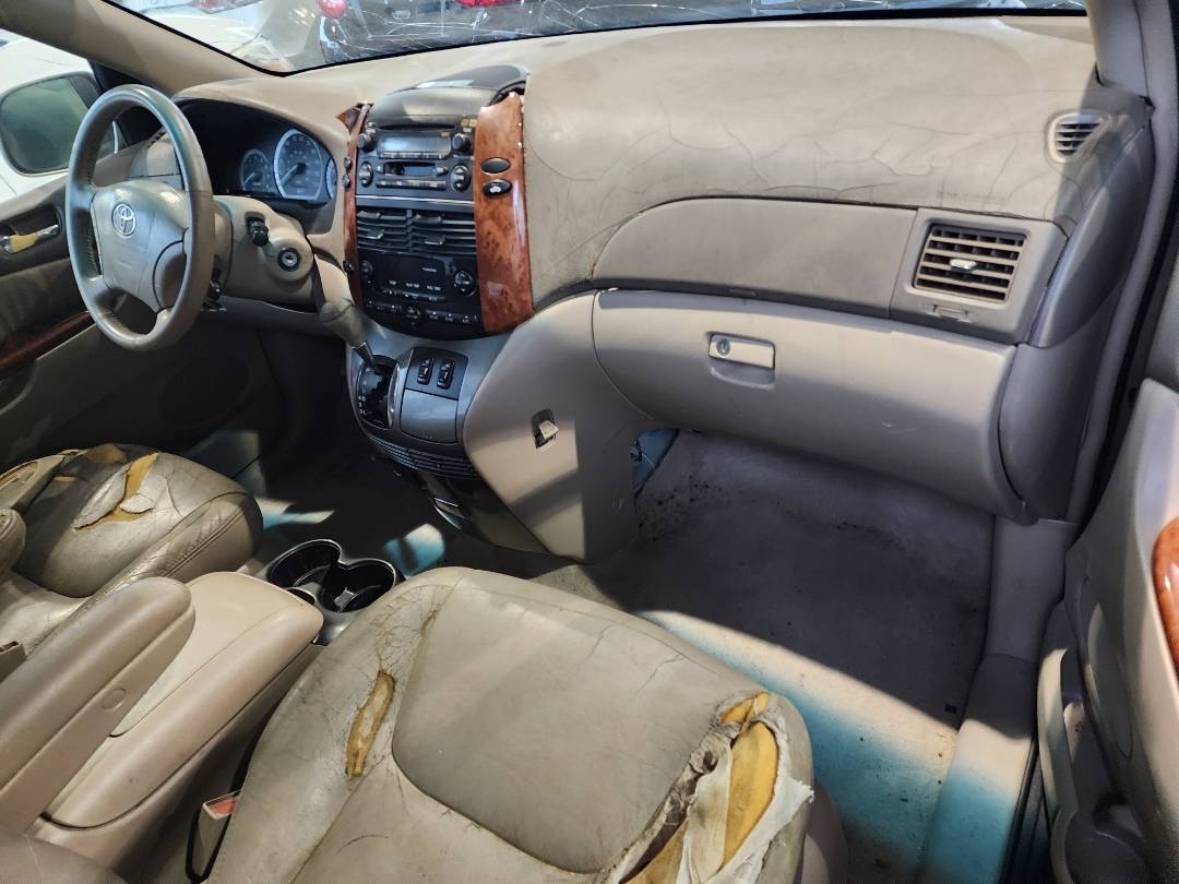 2004 TOYOTA SIENNA — 173931 Miles — Lot 38207724 - Marhaba Auctions Used Cars - Image 7