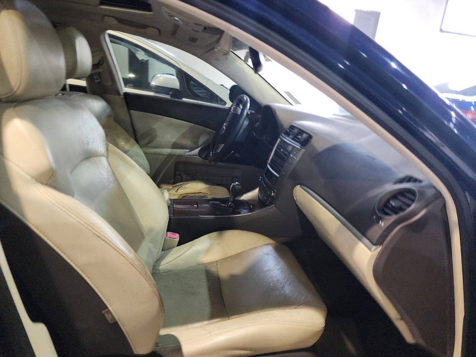 2011 LEXUS IS 250 — 195095 Miles — Lot 47907 — Al Quoz - Marhaba Auctions Used Cars - Image 9