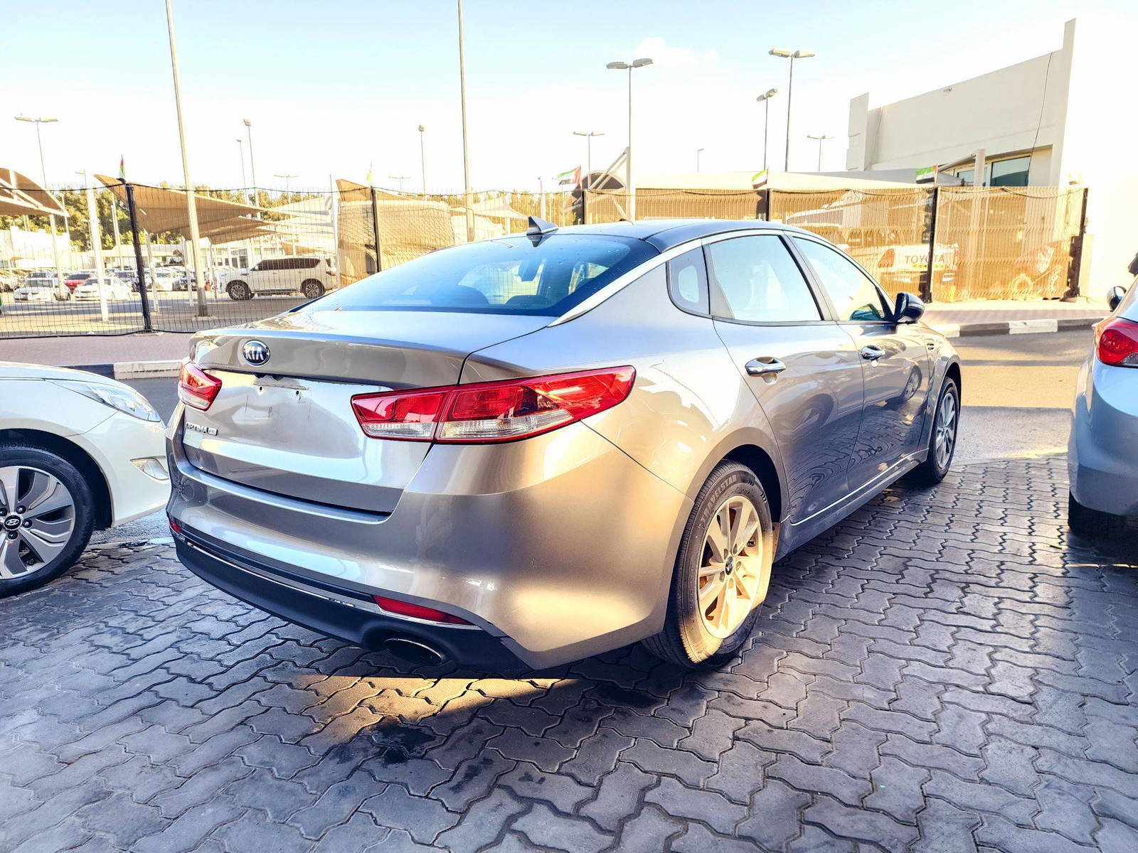 2017 KIA OPTIMA — 137823 Miles — Lot 39695780 — Souq - Marhaba Auctions Used Cars - Image 4