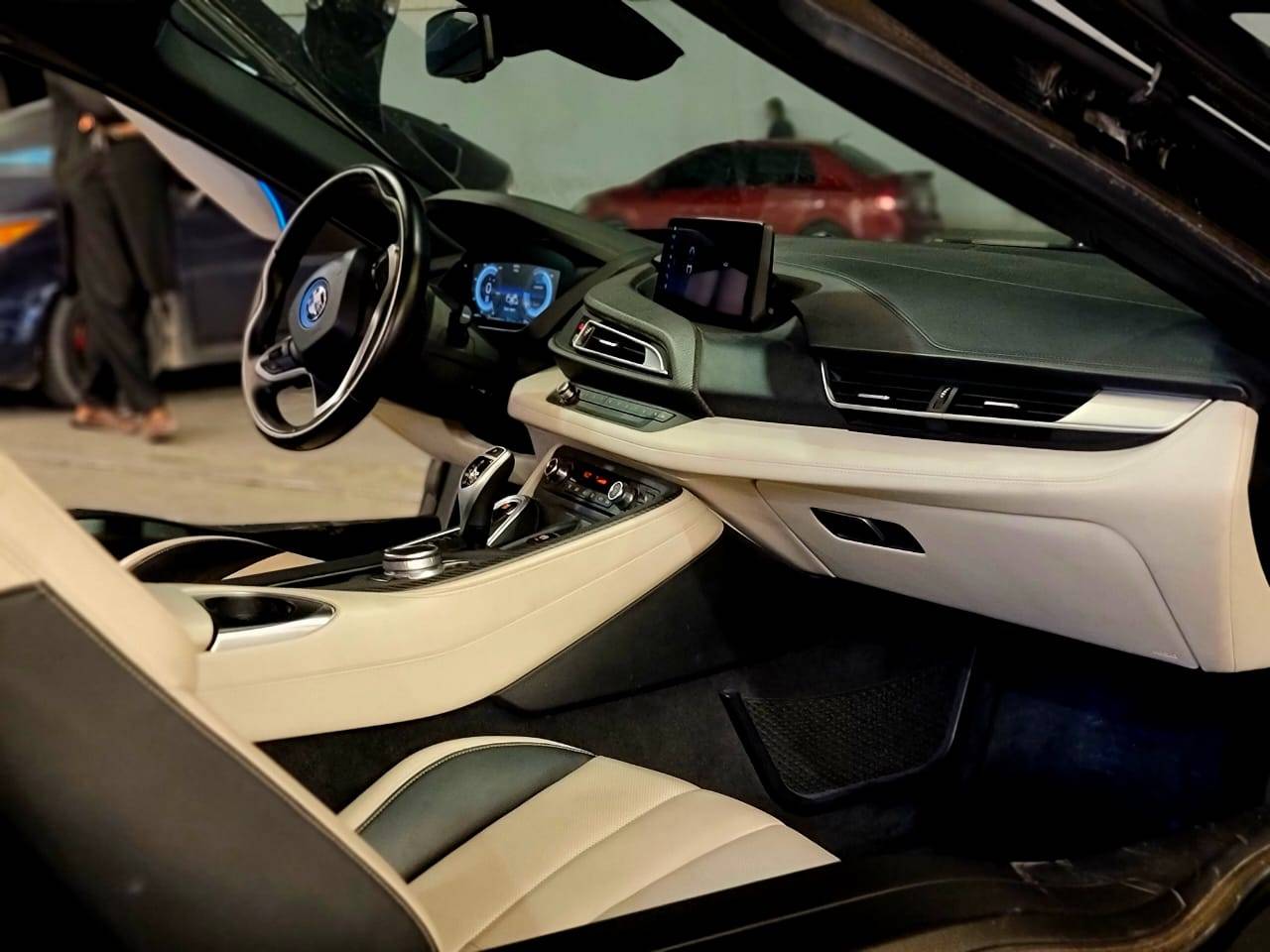 2019 BMW i8 — 24488 KM — Lot 55K7E36198 — Main - Marhaba Auctions Used Cars - Image 8