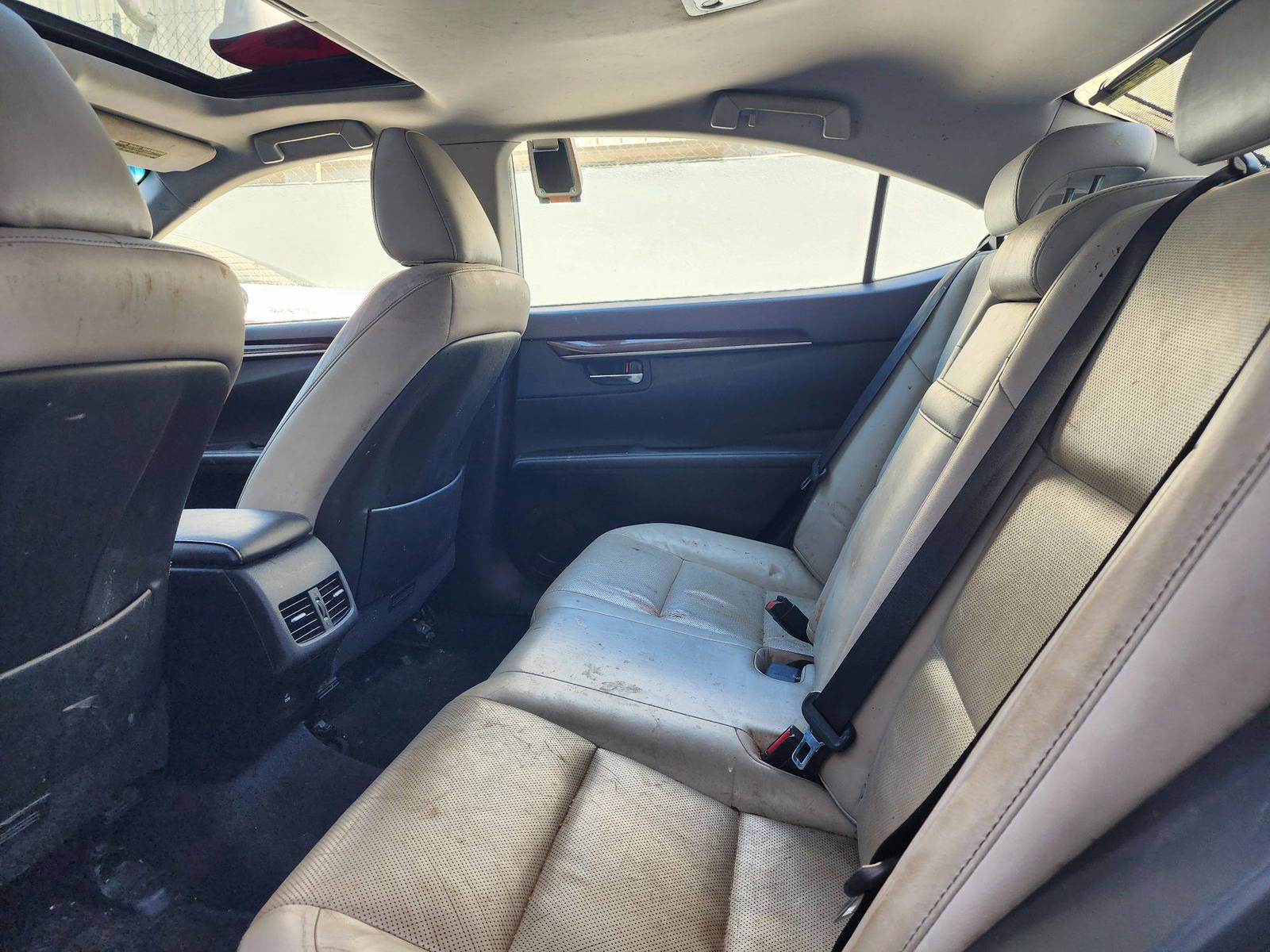 2015 LEXUS ES 350 — 153782 Miles — Lot 172989 — Al Quoz - Marhaba Auctions Used Cars - Image 8