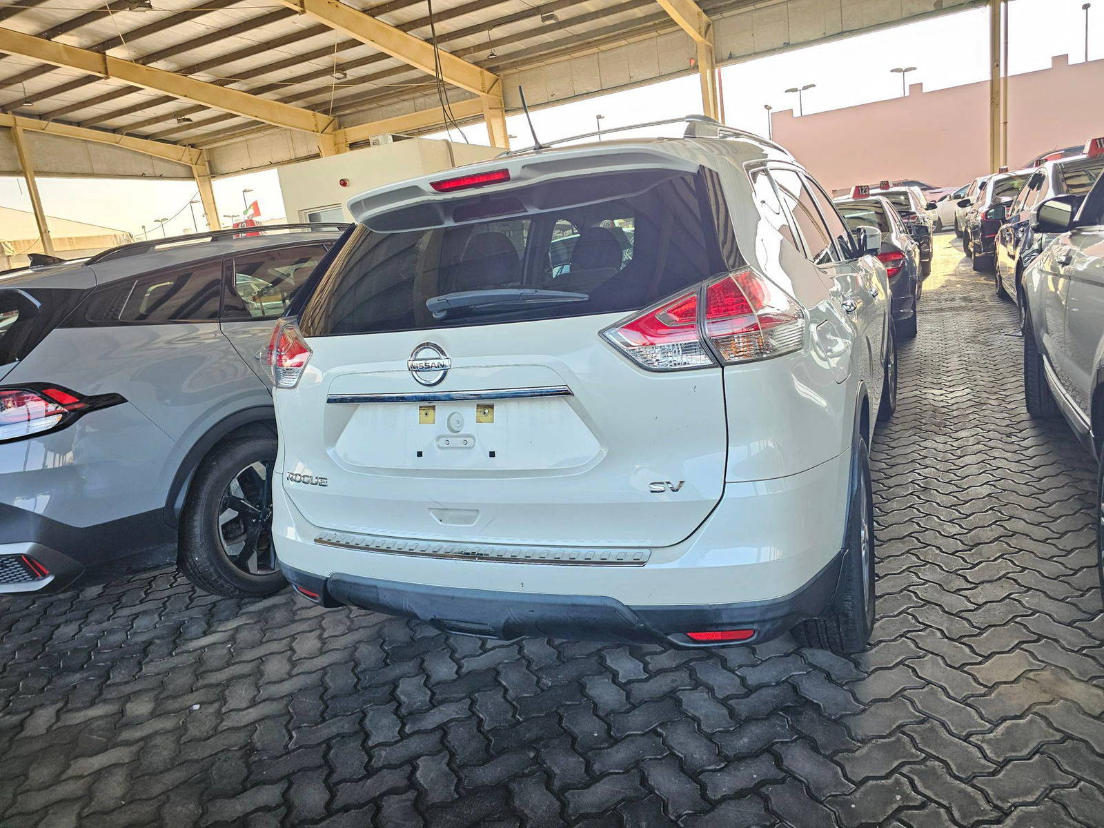 2016 NISSAN ROGUE — 104191 Miles — Lot 68031355 — Souq - Marhaba Auctions Used Cars - Image 4