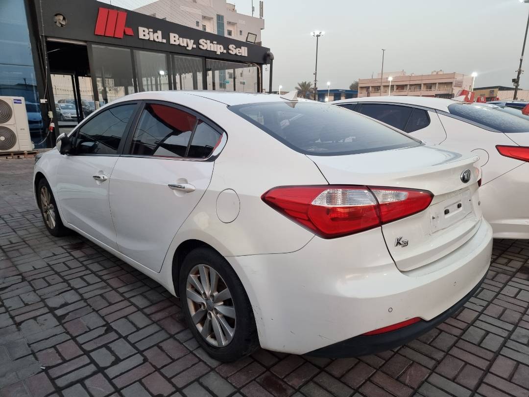 2013 KIA K3 — 253591 KM — Lot 124587 — Souq - Marhaba Auctions Used Cars - Image 4