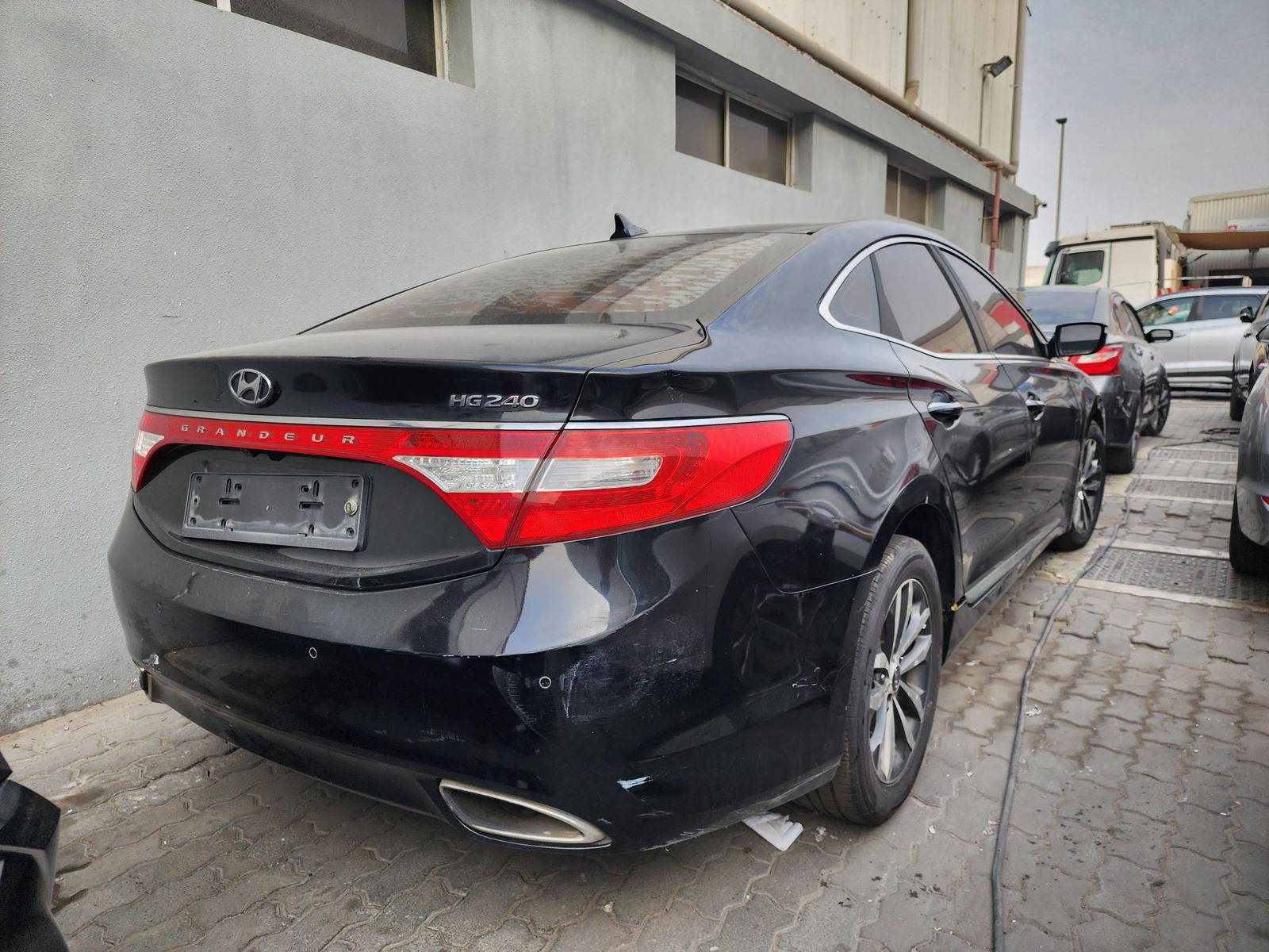 HYUNDAI GRANDEUR 2012 - Marhaba Auction Used Cars - Image 3