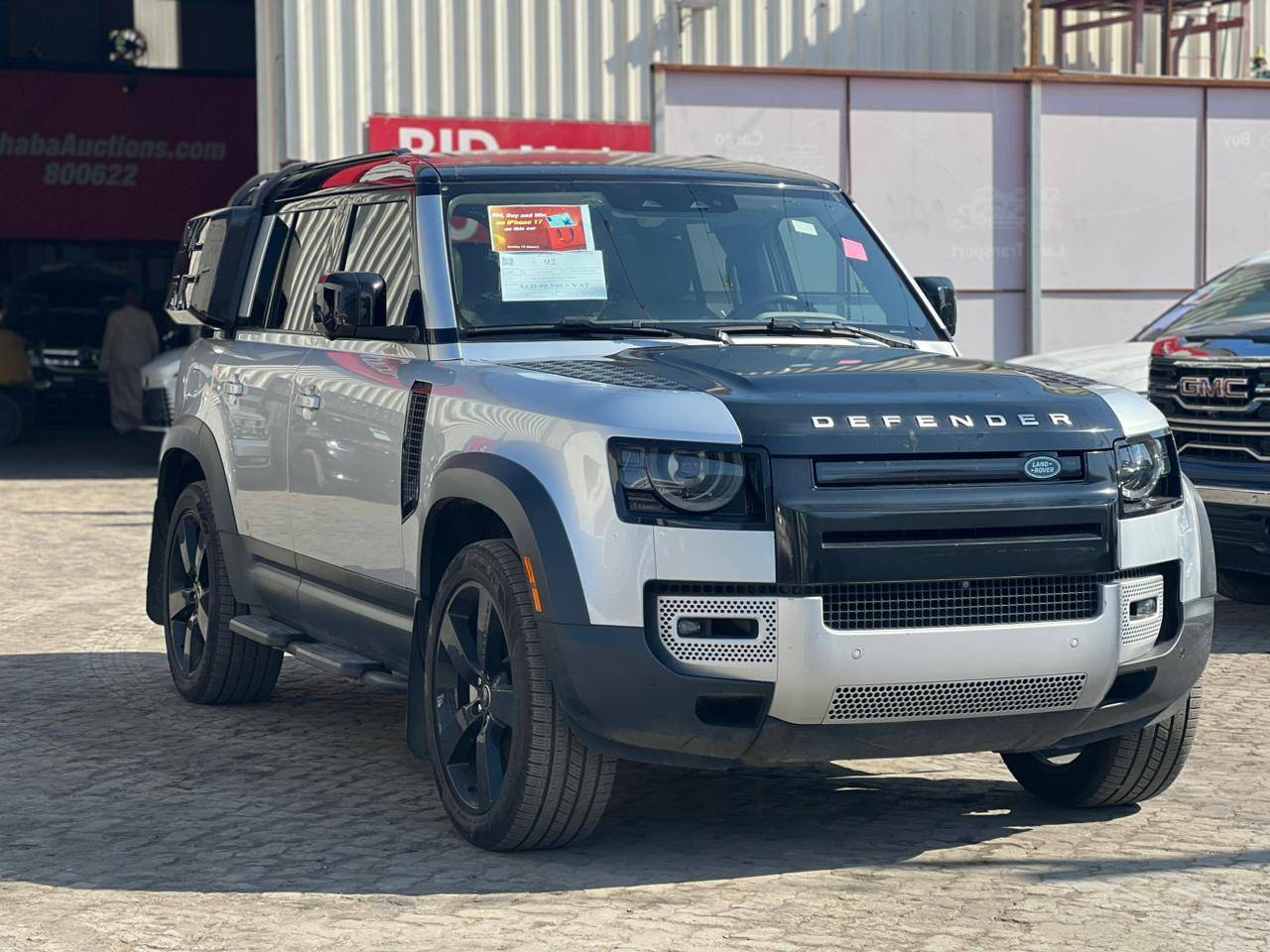 2020 LAND ROVER DEFENDER 110 SE — 192949 KM — Lot 59627045 — Souq - Marhaba Auctions Used Cars - Image 4