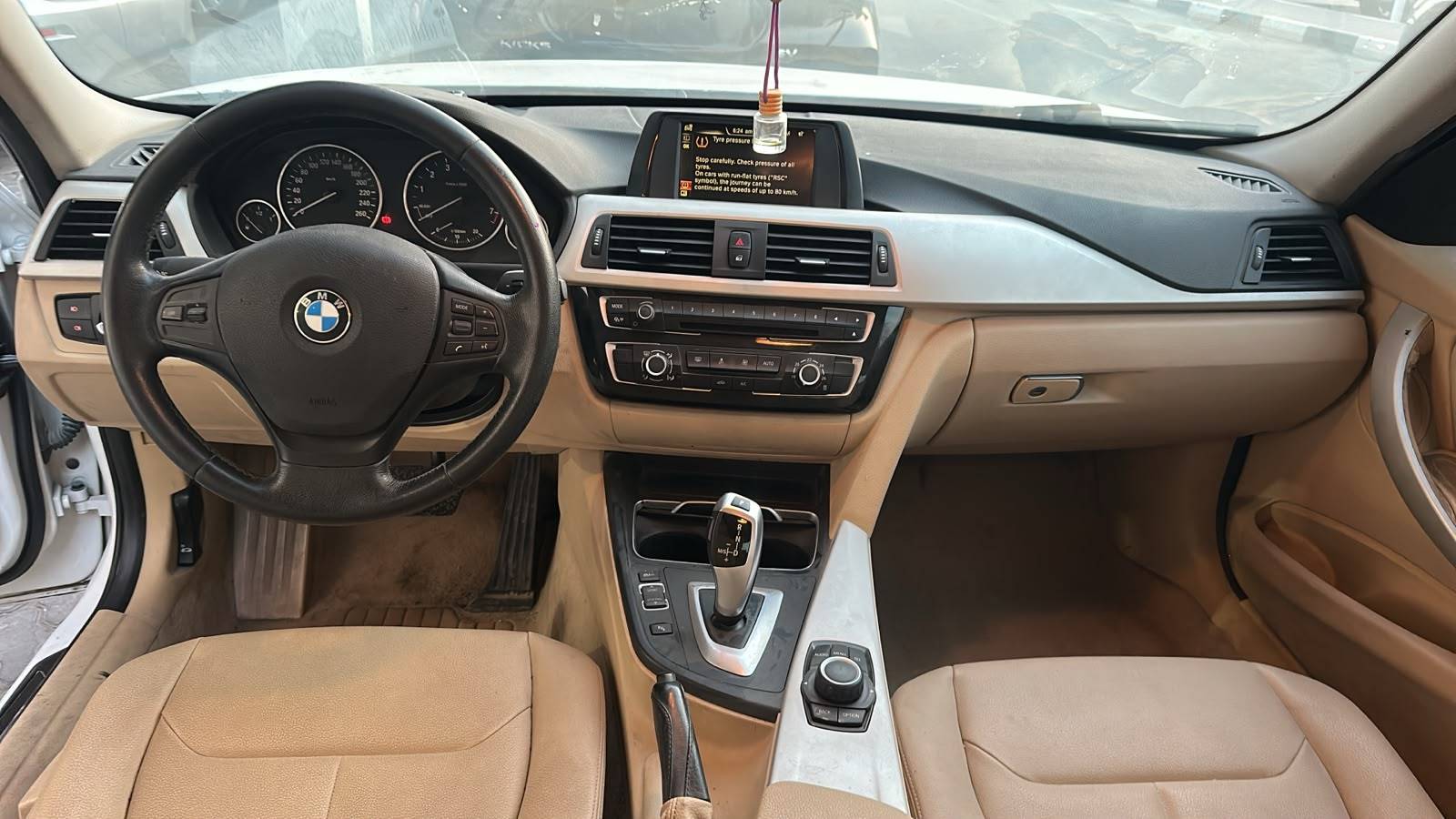 2016 BMW 318i — 192083 KM — Lot 03GK489896 — Souq - Marhaba Auctions Used Cars - Image 8