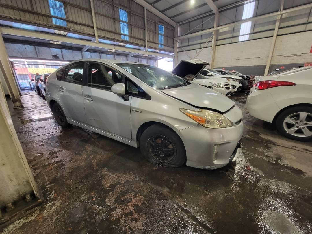 2013 TOYOTA PRIUS — 180821 Miles — Lot 4D0355428 — Main - Marhaba Auctions Used Cars - Image 5