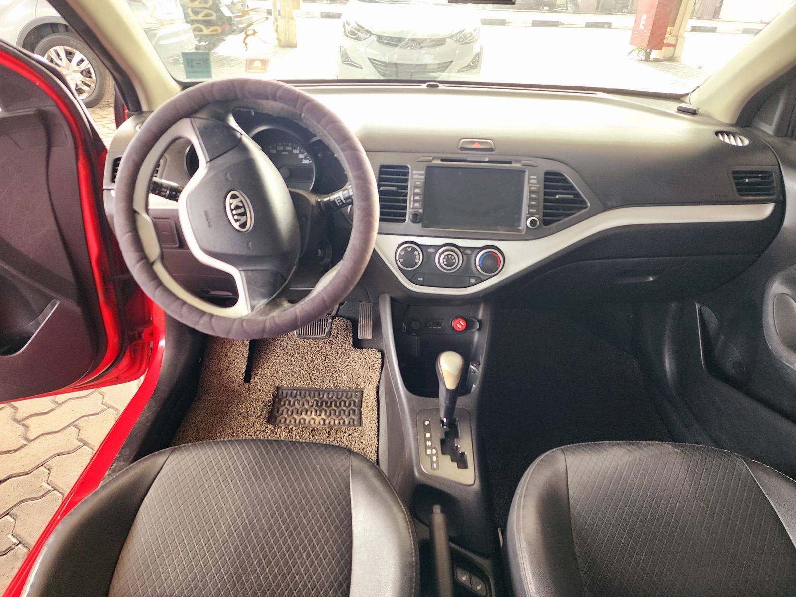 2012 KIA MORNING — 121539 KM — Lot 169813 — Souq - Marhaba Auctions Used Cars - Image 7
