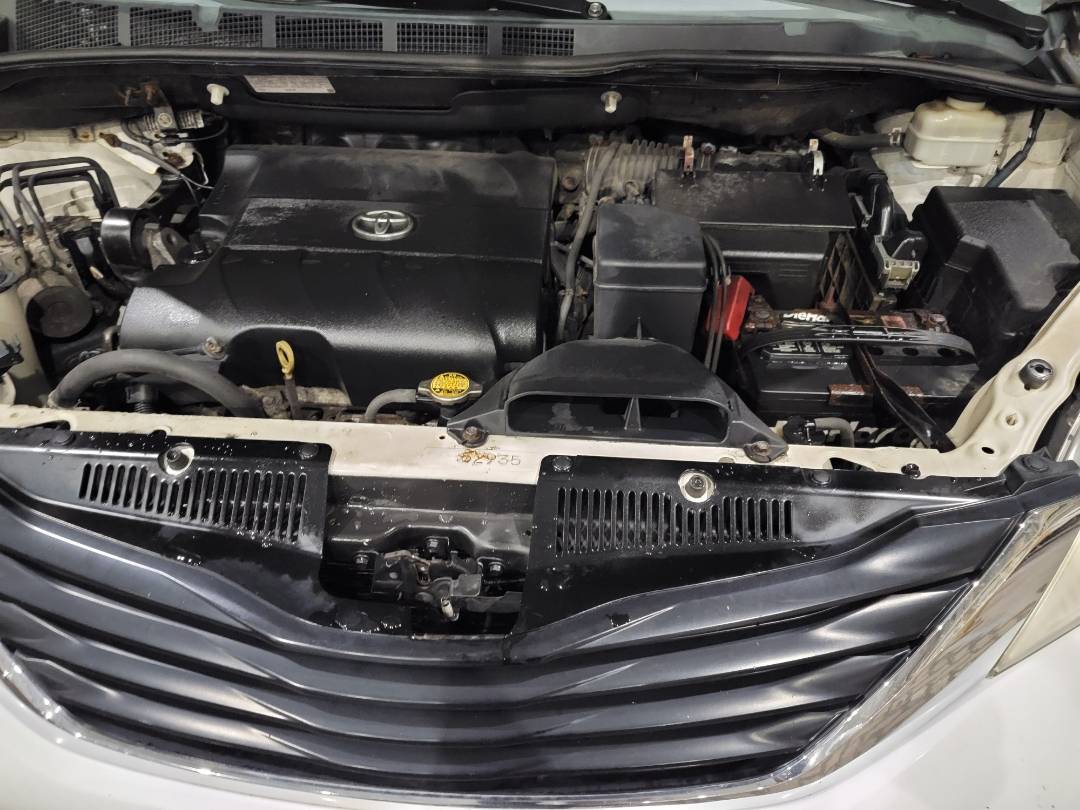 2013 TOYOTA SIENNA — 202978 Miles — Lot 80392 — Main - Marhaba Auctions Used Cars - Image 10