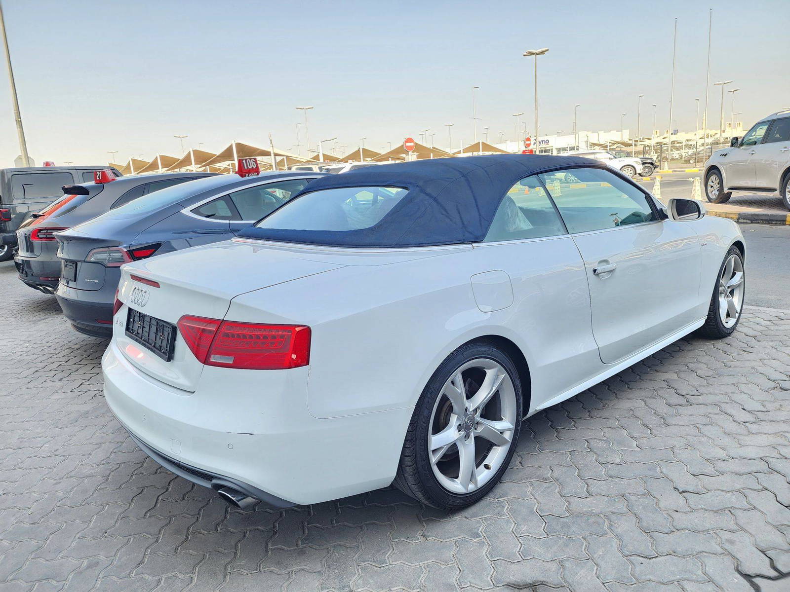 2012 AUDI A5 CABRIOLET PREMIUM — 17753 KM — Lot F4CN004105 — Souq - Marhaba Auctions Used Cars - Image 5