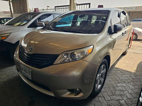 TOYOTA SIENNA