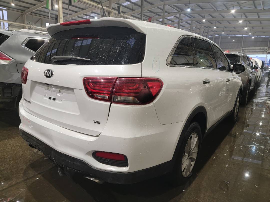 2019 KIA SORENTO — 77557 Miles — Lot 5KG563456 — Souq - Marhaba Auctions Used Cars - Image 3