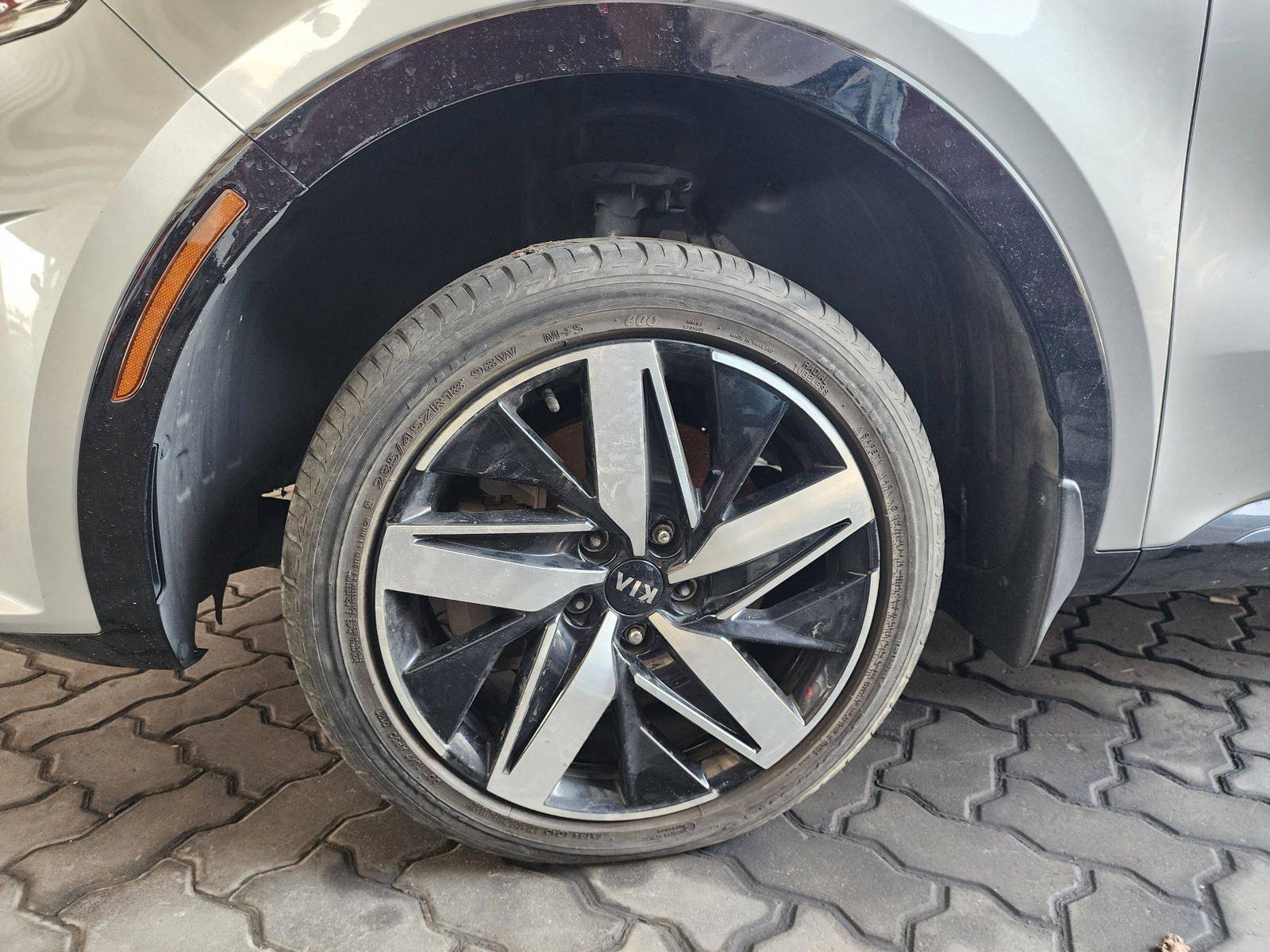 2021 KIA SORENTO — 97810 Miles — Lot 41770705 — Souq - Marhaba Auctions Used Cars - Image 10