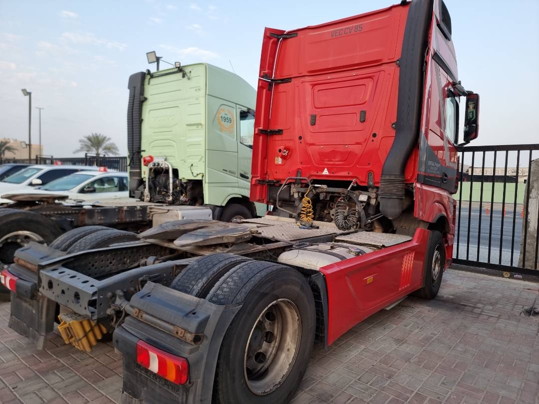 2014 MERCEDES BENZ ACTROS — 942642 KM — Lot L859405 — Ind. 12 - Marhaba Auctions Used Cars - Image 4