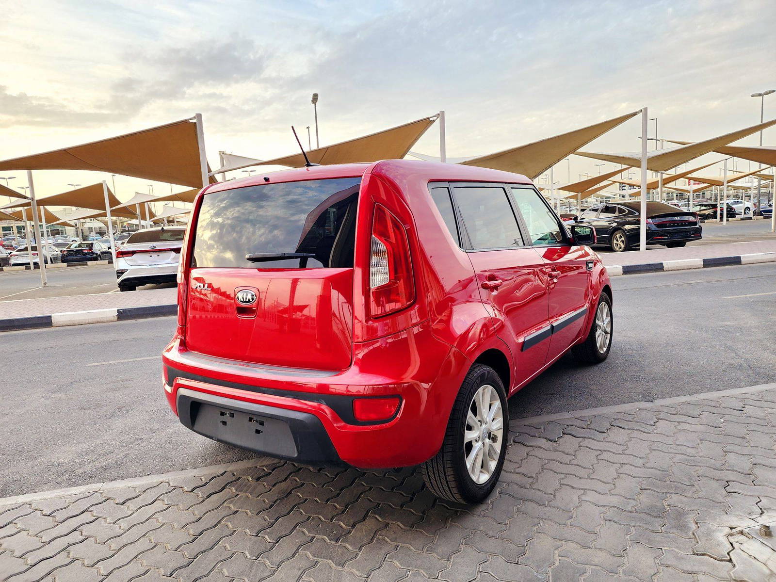 2013 KIA SOUL — 130659 Miles — Lot 7575344 — Souq - Marhaba Auctions Used Cars - Image 4