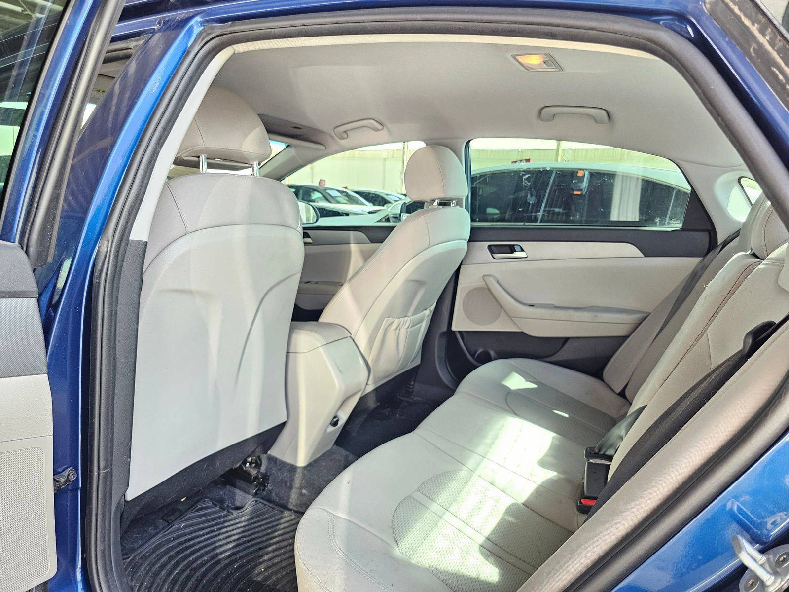 2019 HYUNDAI SONATA — 131898 Miles — Lot 47264935 — Souq - Marhaba Auctions Used Cars - Image 6