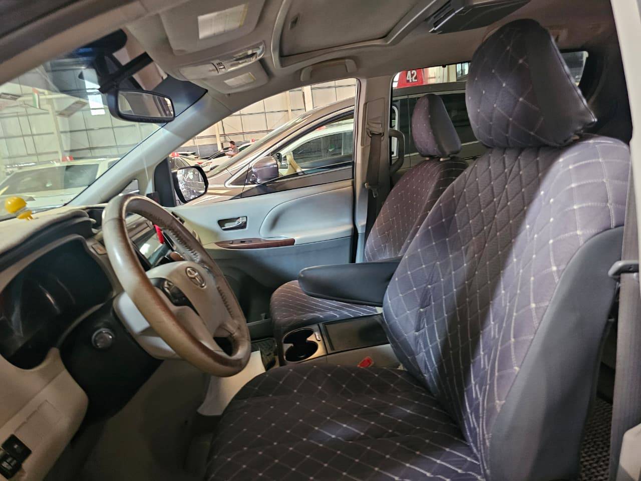 2013 TOYOTA SIENNA — Lot S382406 — Main - Marhaba Auctions Used Cars - Image 7