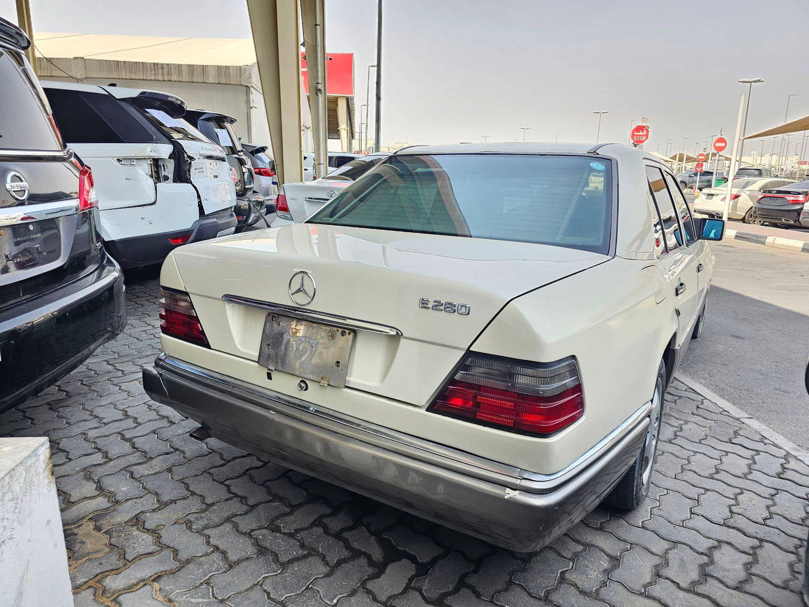1995 MERCEDES BENZ E 280 — 380088 KM — Lot 9SC208353 — Souq - Marhaba Auctions Used Cars - Image 5