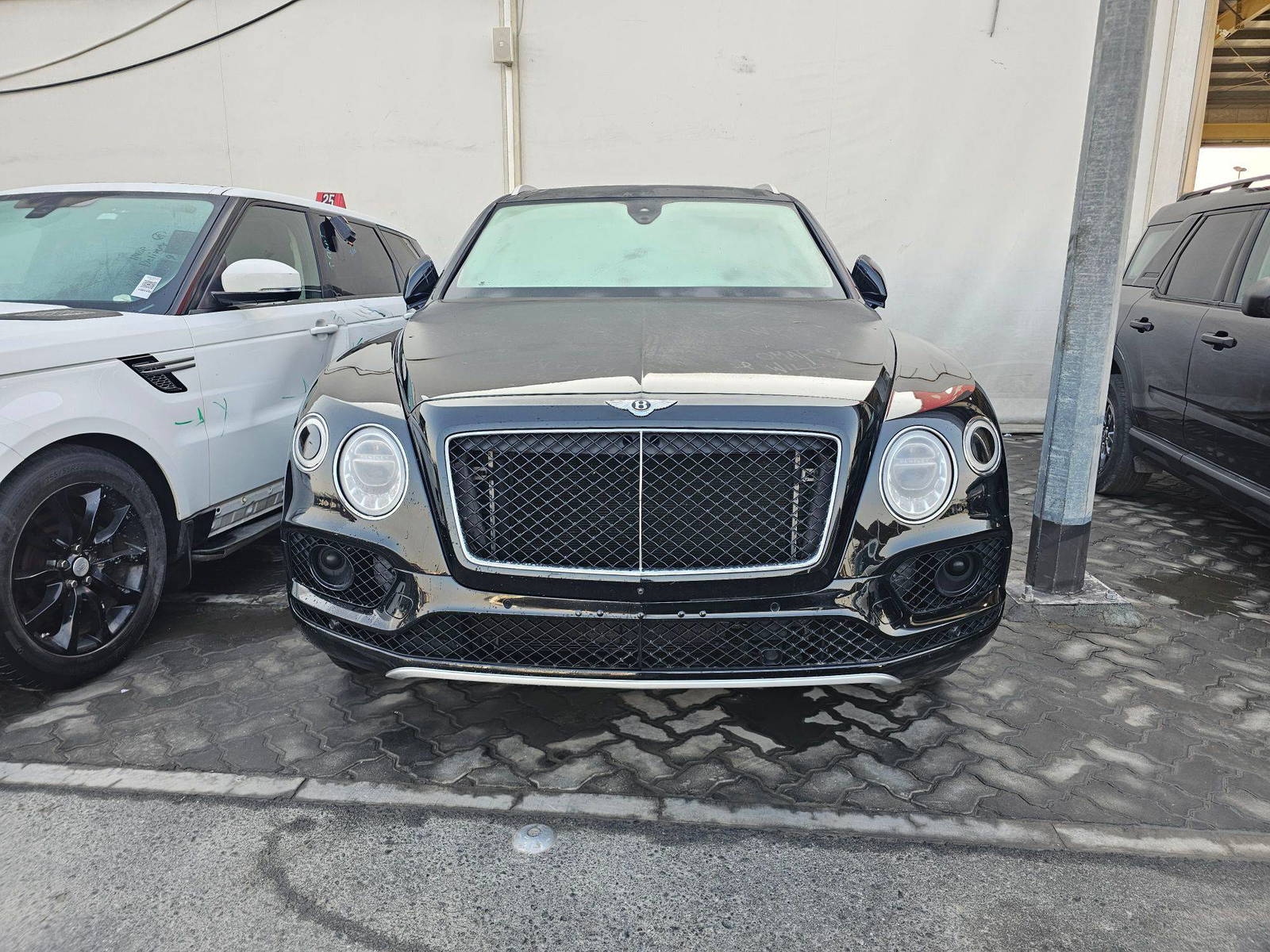 2019 BENTLEY BENTAYGA — 94252 KM — Lot KC025218 — Souq - Marhaba Auctions Used Cars - Image 4