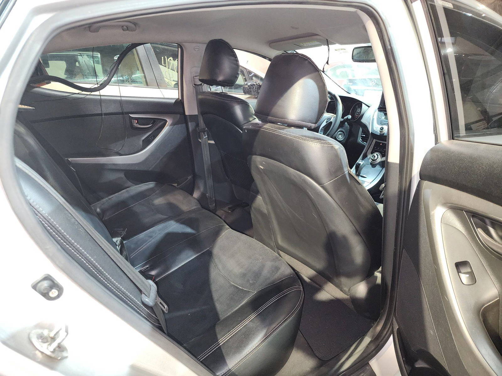 2011 HYUNDAI AVANTE — 182622 KM — Lot 078632 — Al Quoz - Marhaba Auctions Used Cars - Image 7