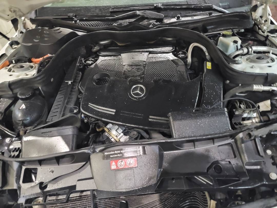 2014 MERCEDES BENZ E-400 — 194689 Miles — Lot EA936424 — Souq - Marhaba Auctions Used Cars - Image 11