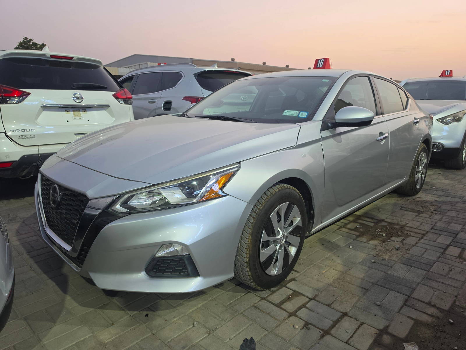Nissan Altima 2020 view 2