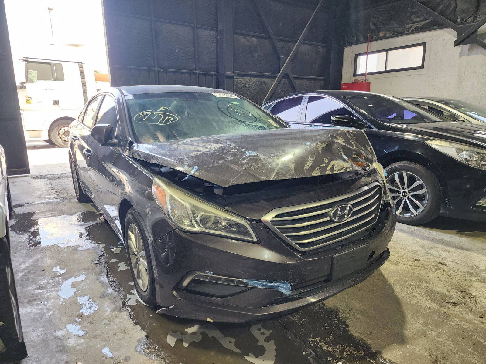 2015 HYUNDAI SONATA — 151330 Miles — Lot 72561024 — Al Quoz - Marhaba Auctions Used Cars - Image 5