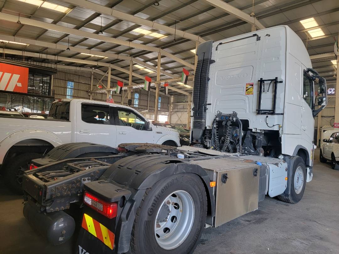 2017 VOLVO FH-Series — 902945 KM — Lot HB793249 — Main - Marhaba Auctions Used Cars - Image 4