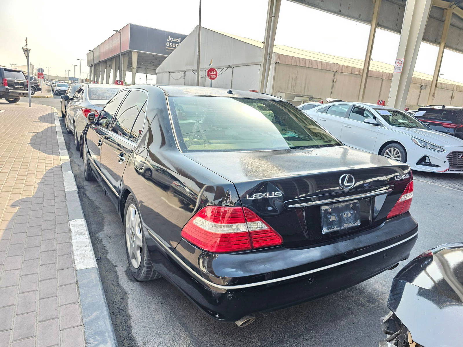2004 LEXUS LS 430 — 350624 Miles — Lot 6F740147315 — Souq - Marhaba Auctions Used Cars - Image 5