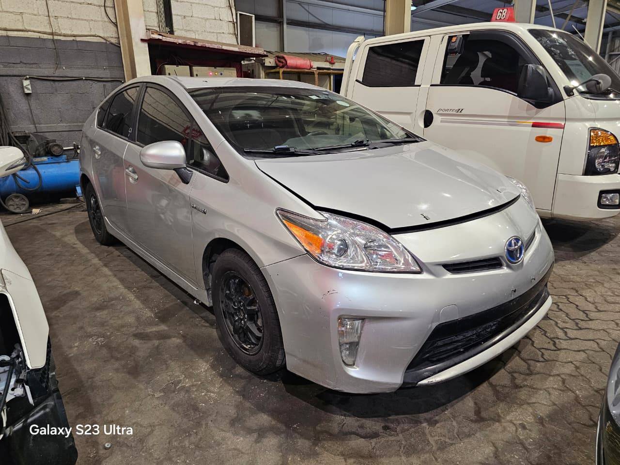 2015 TOYOTA PRIUS — 180314 Miles — Lot 0448042 — Main - Marhaba Auctions Used Cars - Image 6