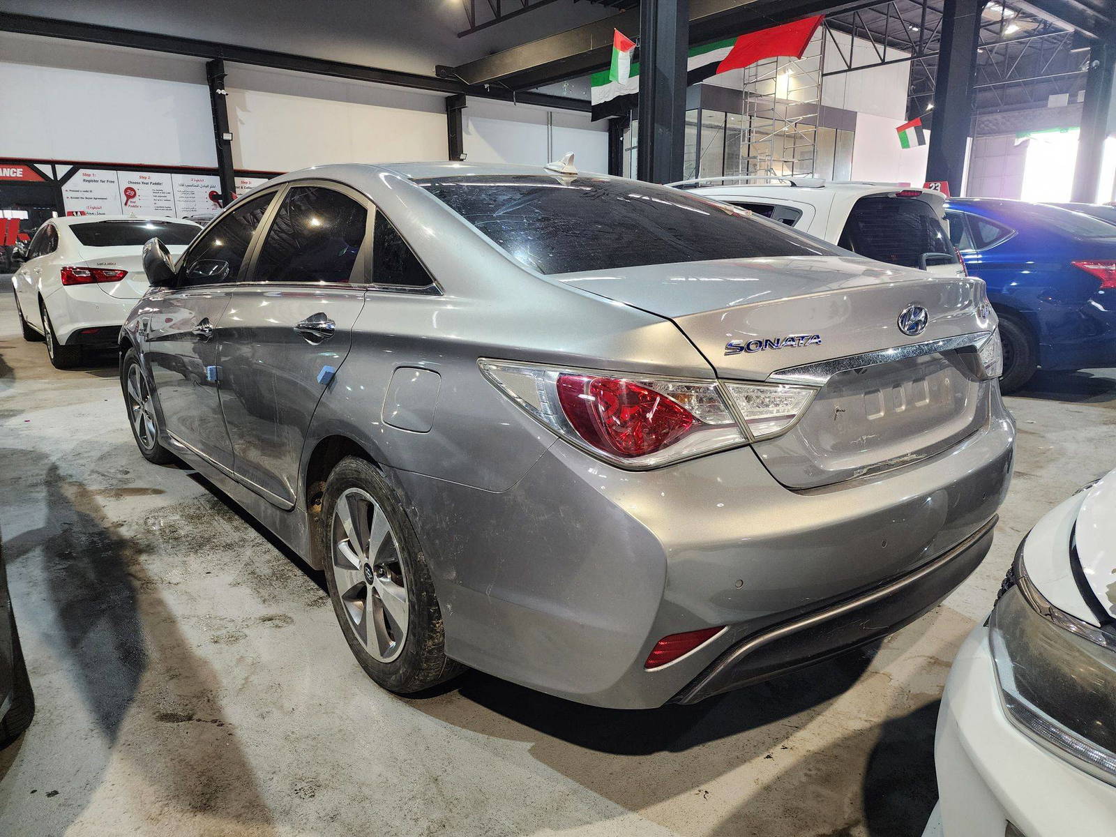 2012 HYUNDAI SONATA — 123940 KM — Lot 030977 — Al Quoz - Marhaba Auctions Used Cars - Image 5