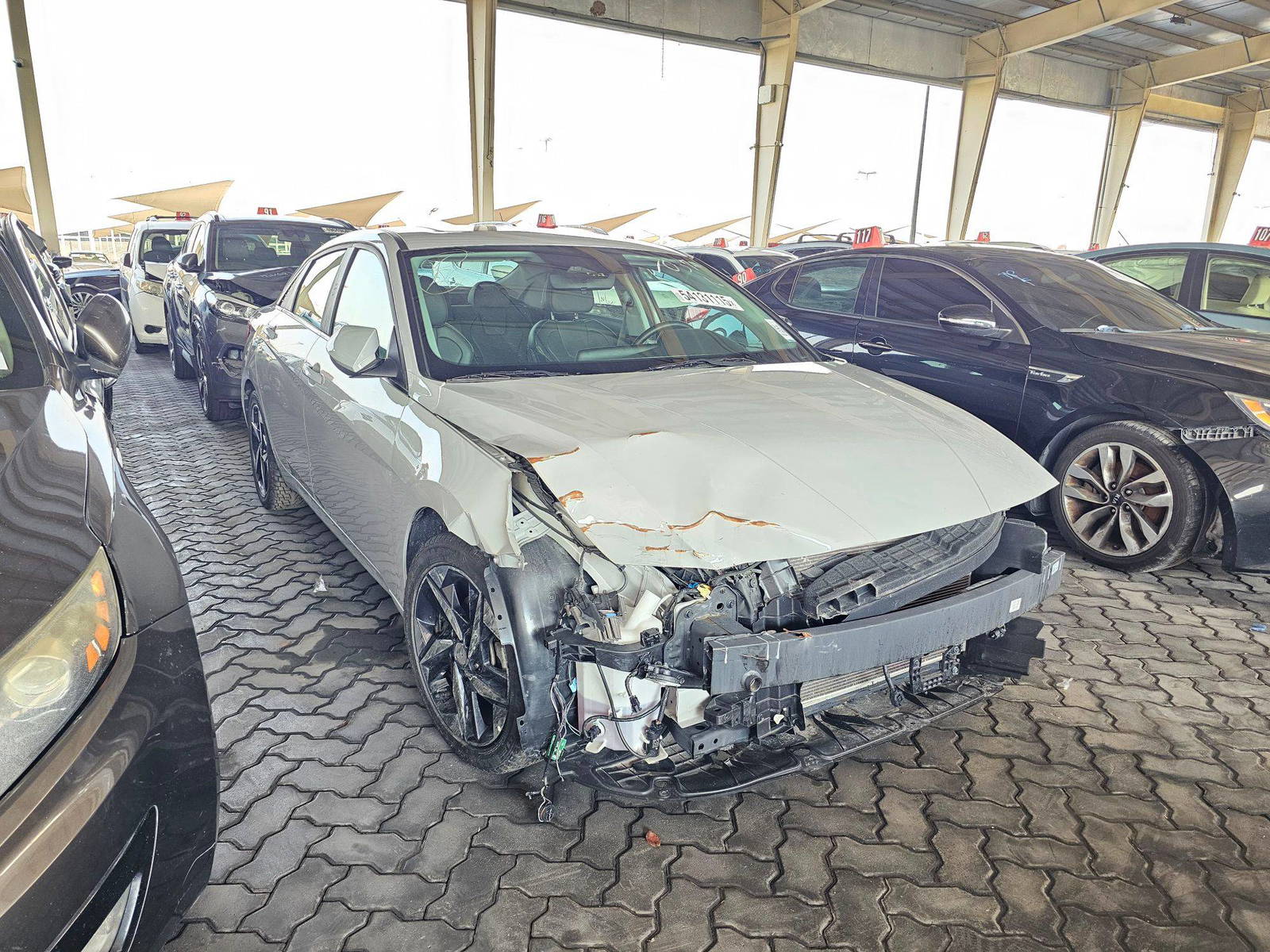 2022 HYUNDAI ELANTRA — 55244 KM — Lot 54131115 — Souq - Marhaba Auctions Used Cars - Image 4