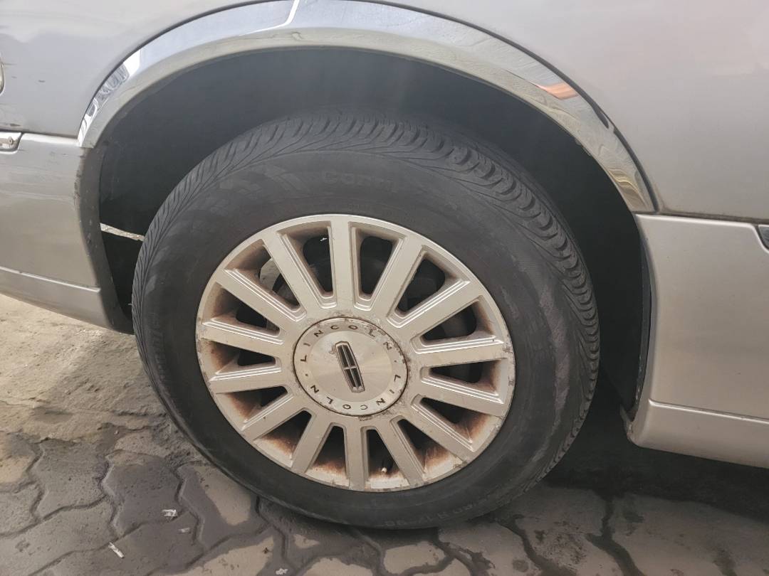 LINCOLN TOWN 2004 - Marhaba Auction Used Cars - Image 8