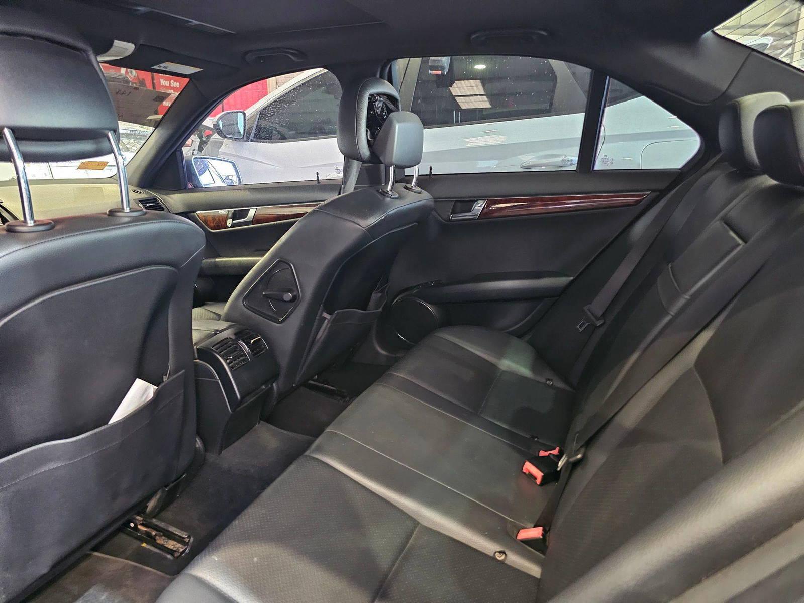 2010 MERCEDES BENZ C300 — 255888 Miles — Lot AF366801 — Main - Marhaba Auctions Used Cars - Image 7