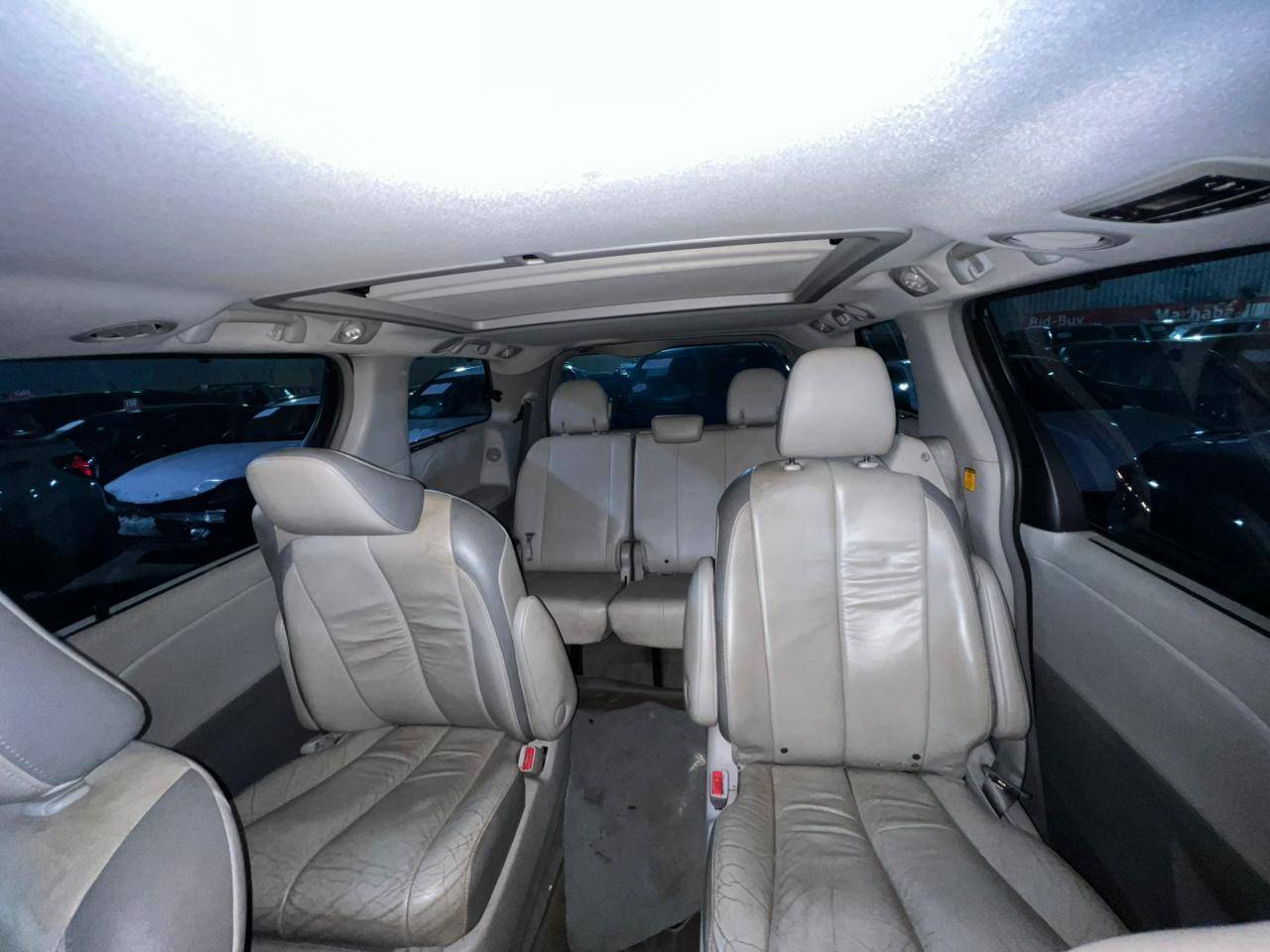 TOYOTA SIENNA 2011 - Marhaba Auction Used Cars - Image 4