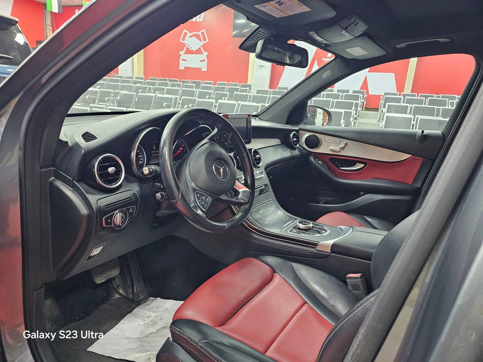 2019 MERCEDES BENZ GLC-300 — 112501 KM — Lot F510010 — Main - Marhaba Auctions Used Cars - Image 9