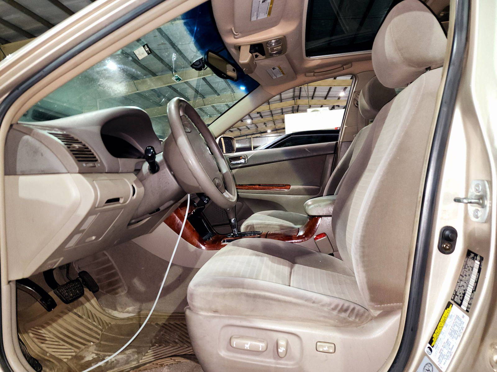 2005 TOYOTA CAMRY — 242528 Miles — Lot 73010964 — Souq - Marhaba Auctions Used Cars - Image 9