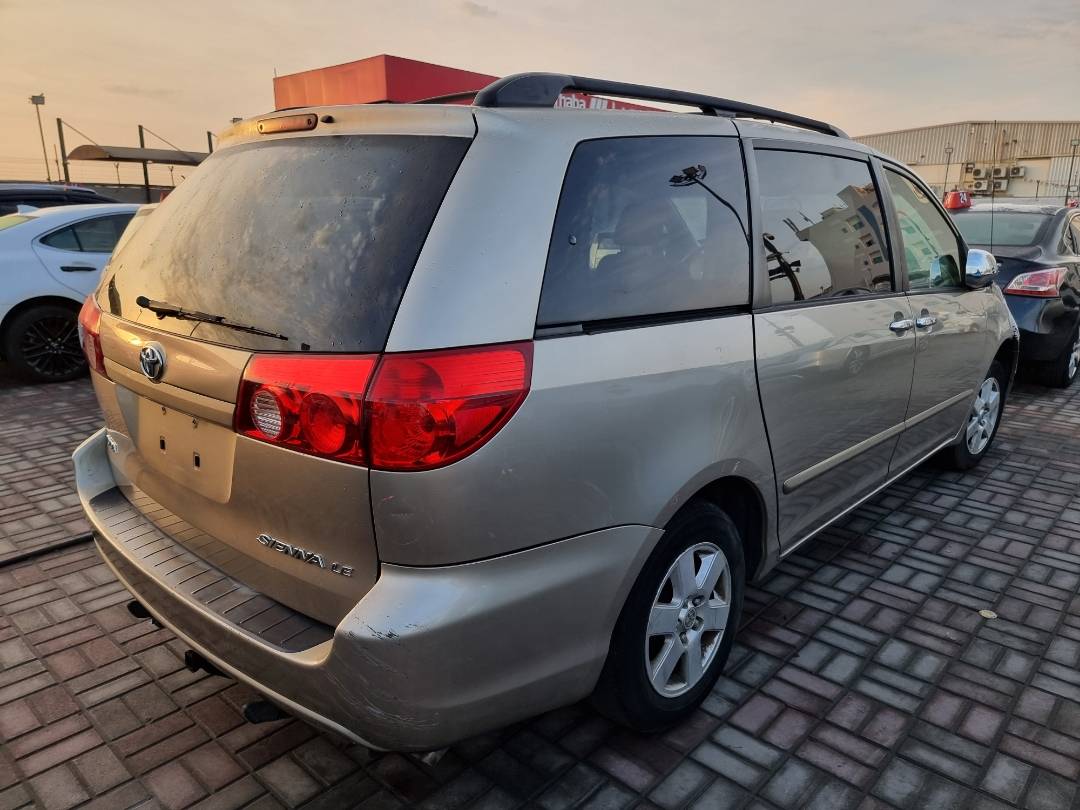 2010 TOYOTA SIENNA — 191338 Miles — Lot 71307254 — Ind. 12 - Marhaba Auctions Used Cars - Image 3